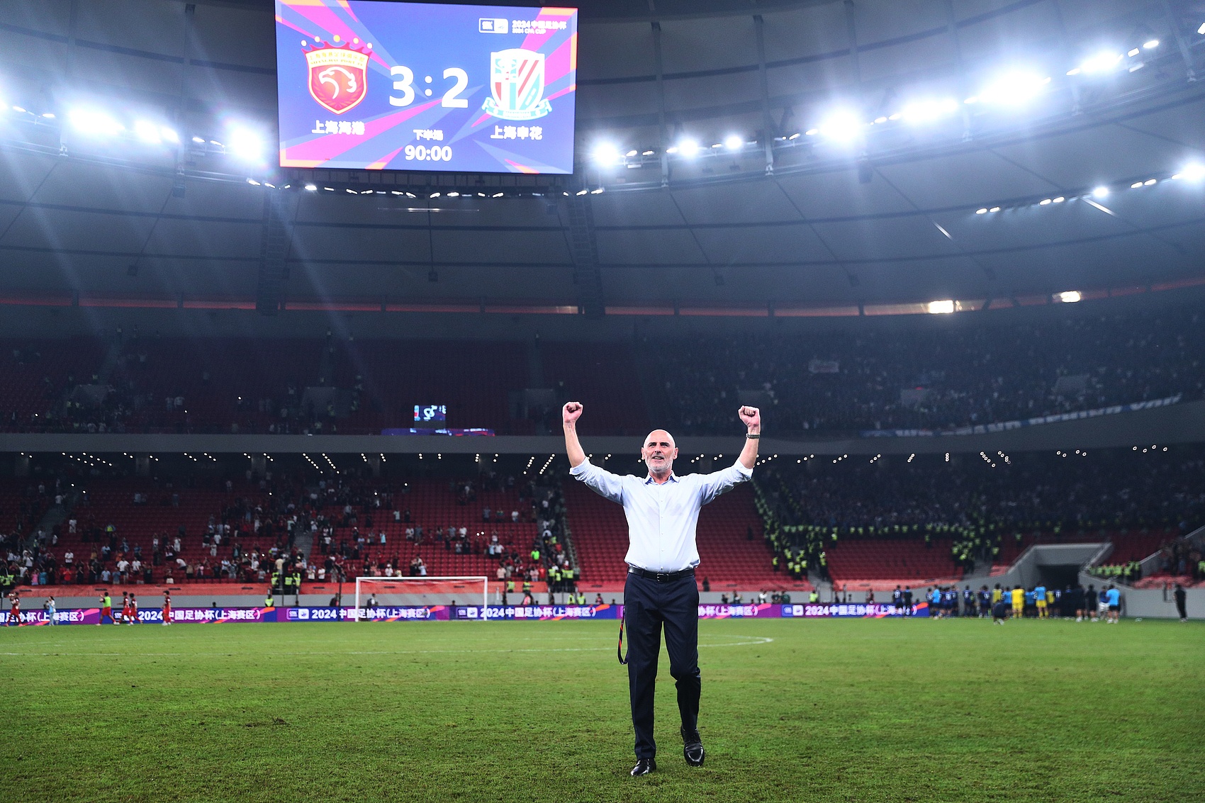 记者：海港采用的是英超经理运作模式，穆斯卡特权力基本达到巅峰